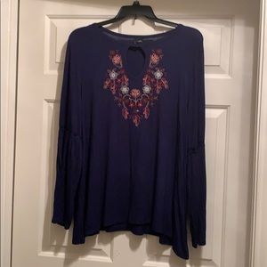 NWOT Flowy blouse Curvy